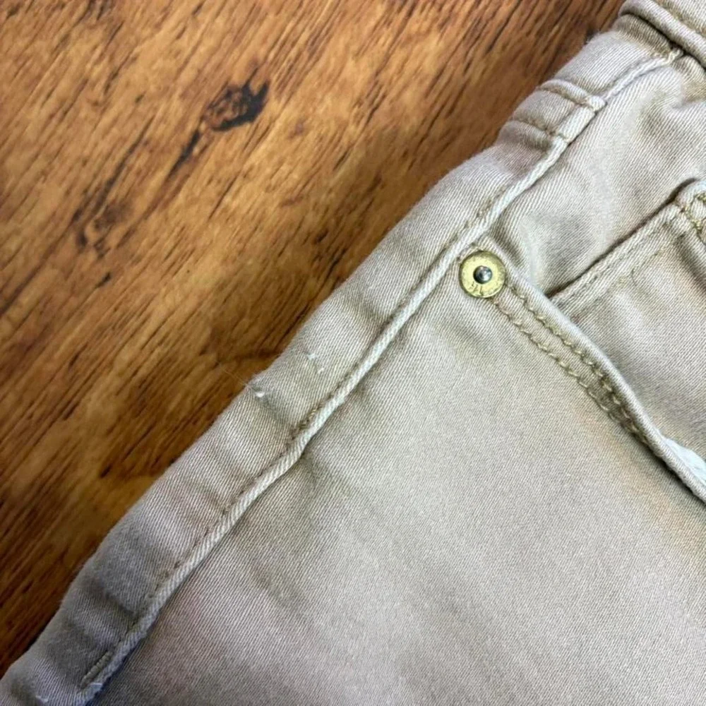 Tommy Hilfiger Gramercy Ankle Shorts Beige Tan Zipper Pocket Women Size 4‎